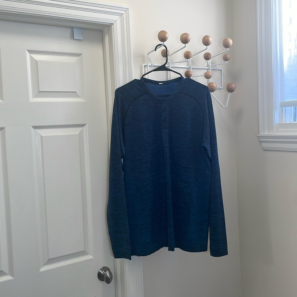 Lululemon - Long Sleeve Henley Shirt - Blue / Black - L
